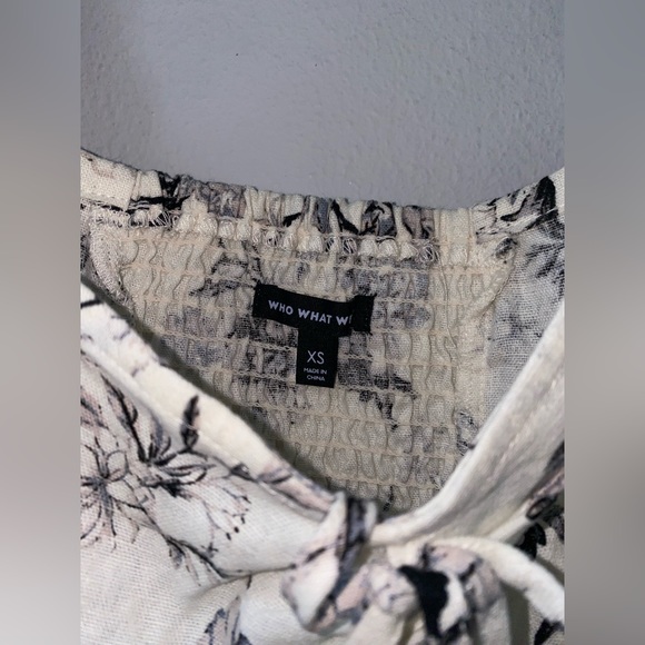 ANTHROPOLOGIE- Linen Top - Picture 3 of 3